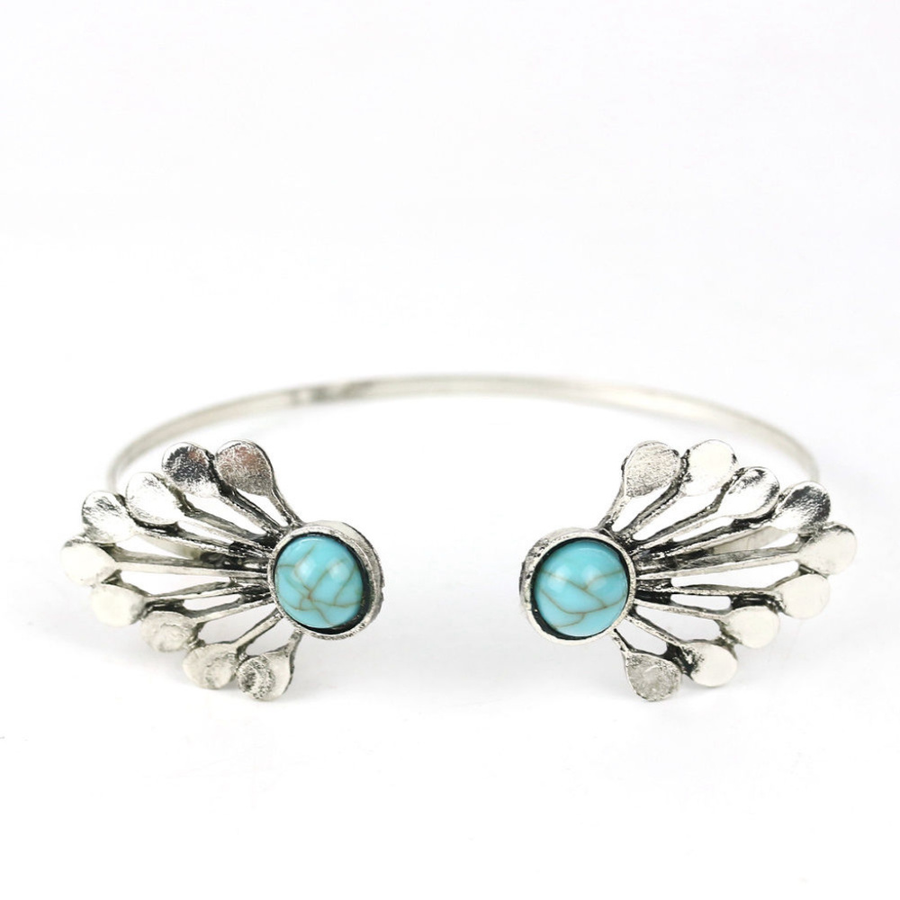 Vintage Womens Turquoise Silver Cuff Bracelet